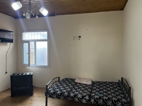 1 otaqlı həyət evi/bağ evi - Əmircan q. - 36 m²