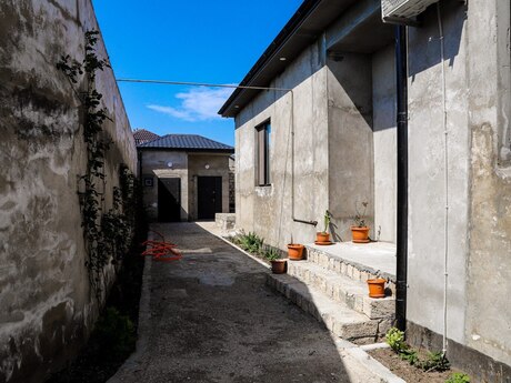5 otaqlı həyət evi/bağ evi - Albalılıq q. - 160 m²