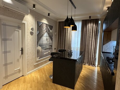 3 otaqlı yeni tikili - 8 Noyabr m. - 106 m²