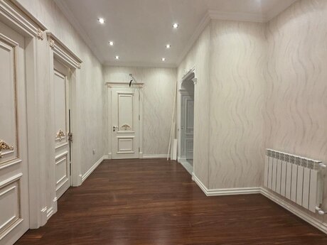 4 otaqlı yeni tikili - Nəsimi r. - 180 m²