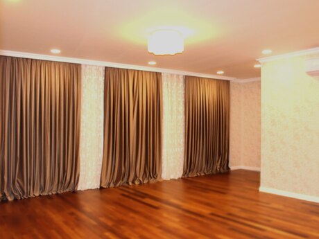8 otaqlı həyət evi/bağ evi - Sabunçu r. - 440 m²
