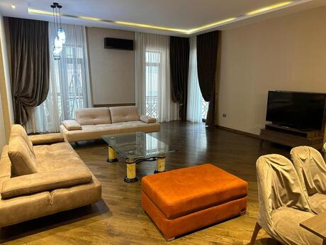 4 otaqlı yeni tikili - 28 May m. - 190 m²