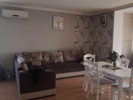 2 otaqlı köhnə tikili - Neftçilər m. - 67 m²