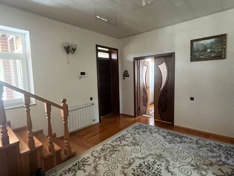 5 otaqlı həyət evi/bağ evi - Sumqayıt - 188 m²