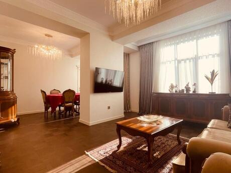5-room apartment, 211 m², Şah İsmayıl Xətai: 615 000 ₼ 5