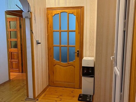 2 otaqlı köhnə tikili - Yeni Günəşli q. - 65 m²