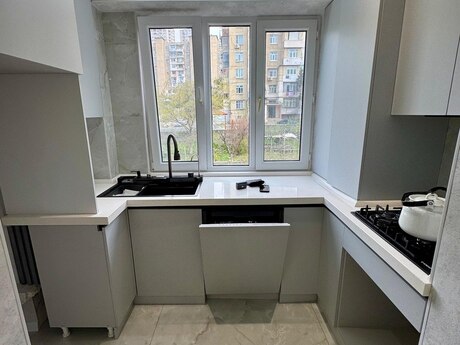 4 otaqlı köhnə tikili - Xətai r. - 80 m²