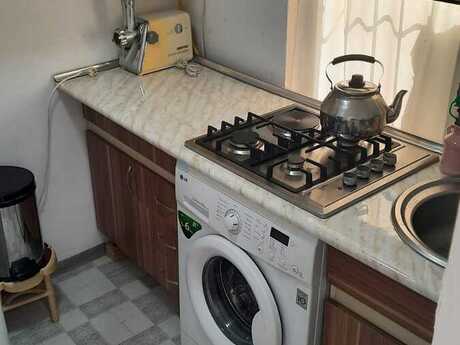 1 otaqlı köhnə tikili - 8 Noyabr m. - 28 m²