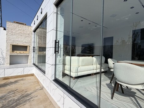 4 otaqlı həyət evi/bağ evi - Mərdəkan q. - 190 m²