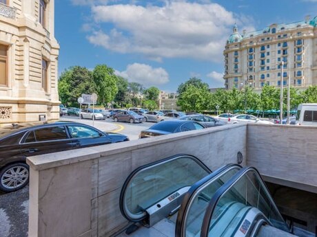 3-комн. вторичка - м. Ичеришехер - 70 м²