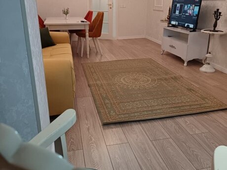 3 otaqlı köhnə tikili - İnşaatçılar m. - 80 m²
