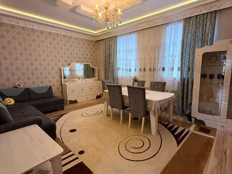 7 otaqlı həyət evi/bağ evi - Binə q. - 300 m²
