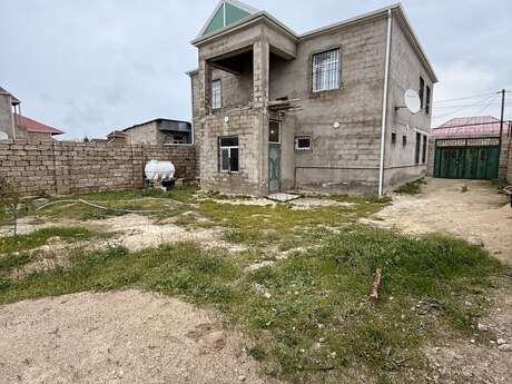 7 otaqlı həyət evi/bağ evi - Binə q. - 300 m²