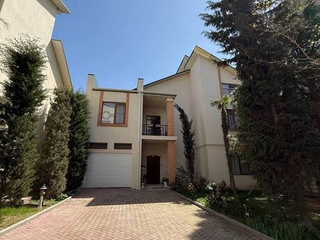 6 otaqlı həyət evi/bağ evi - İnşaatçılar m. - 330 m²