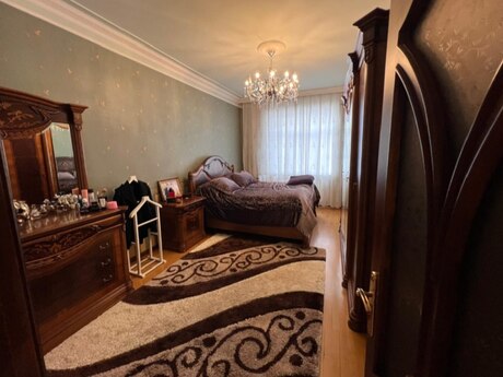 4 otaqlı yeni tikili - Elmlər Akademiyası m. - 192 m²