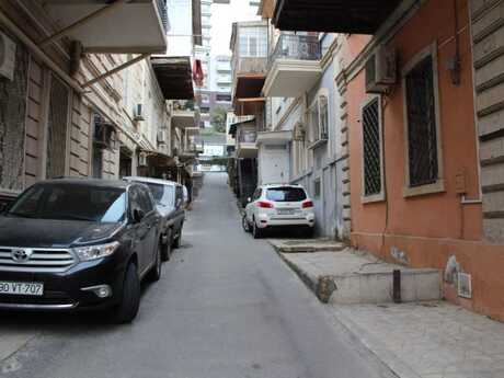 3 otaqlı köhnə tikili - İçəri Şəhər m. - 80 m²