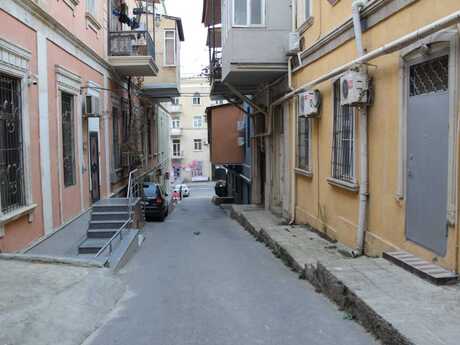 3 otaqlı köhnə tikili - İçəri Şəhər m. - 80 m²