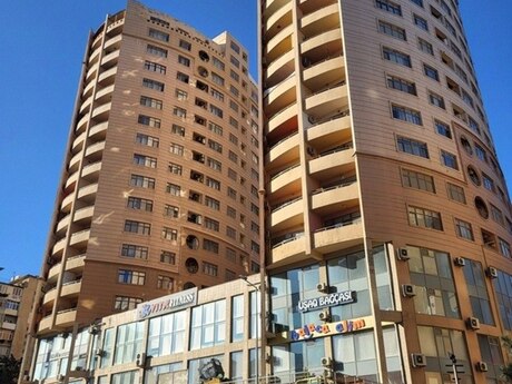 Obyekt - İnşaatçılar m. - 77 m²