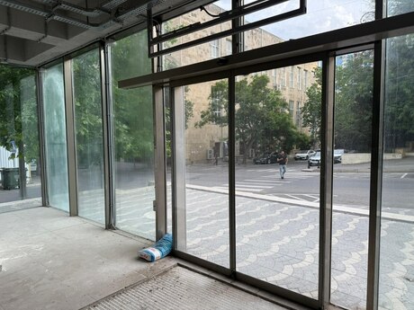 Obyekt - 28 May m. - 3926 m²