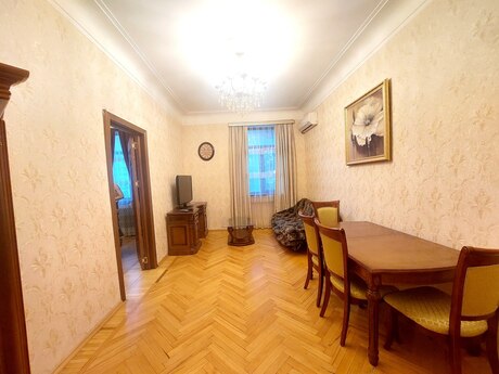 2 otaqlı köhnə tikili - Nəsimi r. - 60 m²
