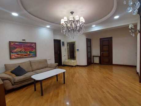 4 otaqlı yeni tikili - Səbail r. - 160 m²