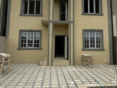 4 otaqlı həyət evi/bağ evi - Qobu q. - 145 m²