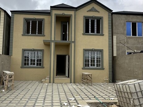 4 otaqlı həyət evi/bağ evi - Qobu q. - 145 m²