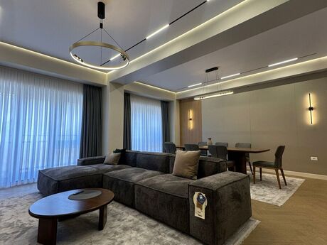 5 otaqlı yeni tikili - Ağ şəhər q. - 200 m²