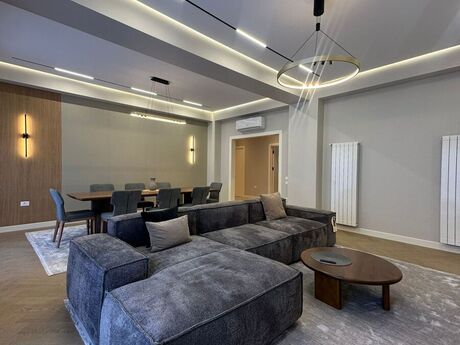 5 otaqlı yeni tikili - Ağ şəhər q. - 200 m²