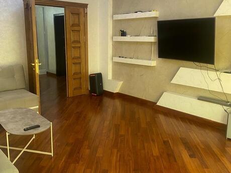 2 otaqlı yeni tikili - 8-ci mikrorayon q. - 80.5 m²