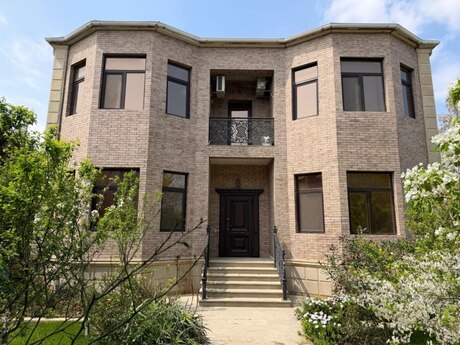 6 otaqlı həyət evi/bağ evi - Buzovna q. - 220 m²