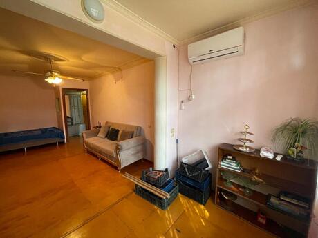 1 otaqlı köhnə tikili - Xalqlar Dostluğu m. - 40 m²