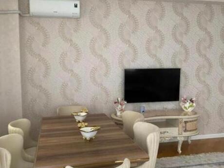 3 otaqlı yeni tikili - Bakıxanov q. - 140 m²