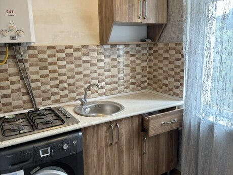 1-комн. вторичка - м. Иншаатчылар - 40 м²