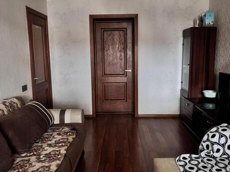 3 otaqlı köhnə tikili - 28 May m. - 71 m²