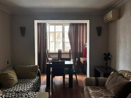 3 otaqlı köhnə tikili - 28 May m. - 71 m²
