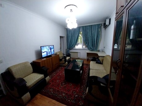 2 otaqlı köhnə tikili - Memar Əcəmi m. - 49 m²