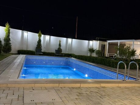 5 otaqlı həyət evi/bağ evi - Şüvəlan q. - 220 m²