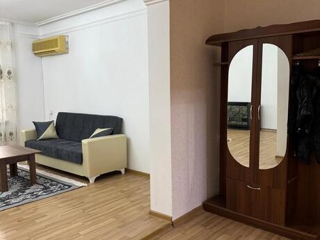 2 otaqlı köhnə tikili - Memar Əcəmi m. - 45 m²