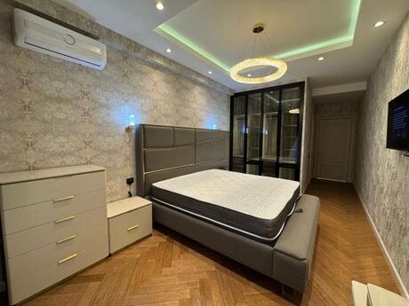 3-комн. новостройка - м. Элмляр Академиясы - 120 м²