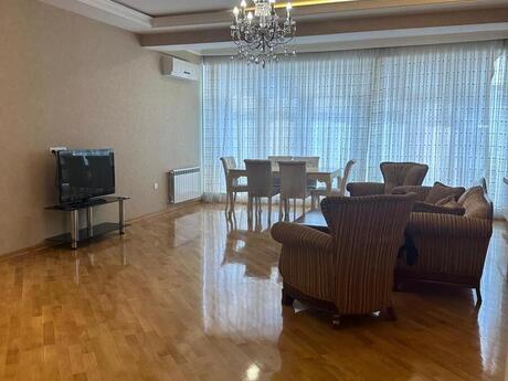 3-комн. новостройка - м. Шах Исмаил Хатаи - 150 м²