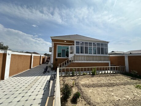 4 otaqlı həyət evi/bağ evi - Hövsan q. - 130 m²
