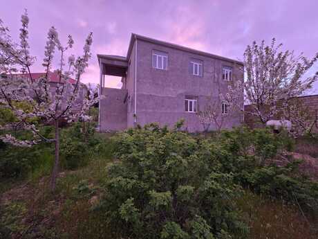 7 otaqlı həyət evi/bağ evi - Buzovna q. - 280 m²