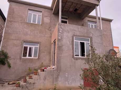 7 otaqlı həyət evi/bağ evi - Buzovna q. - 280 m²