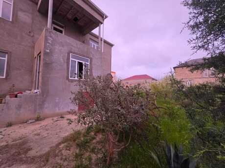 7 otaqlı həyət evi/bağ evi - Buzovna q. - 280 m²
