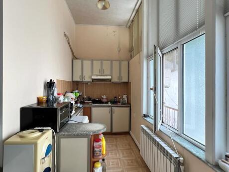 3 otaqlı köhnə tikili - İçəri Şəhər m. - 110 m²