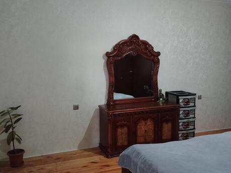 3 otaqlı həyət evi/bağ evi - Yeni Suraxanı q. - 110 m²