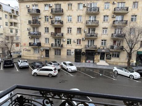 2 otaqlı köhnə tikili - Şah İsmayıl Xətai m. - 66 m²