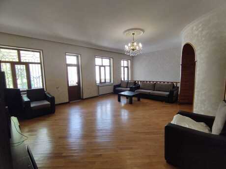 5 otaqlı həyət evi/bağ evi - Azadlıq Prospekti m. - 300 m²