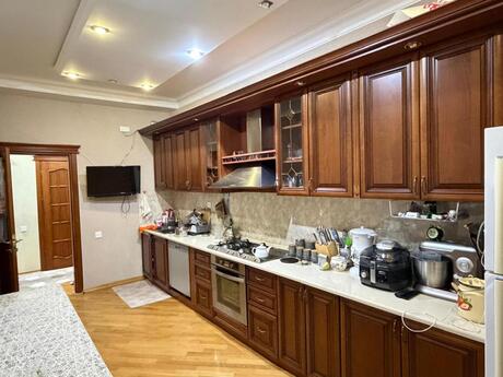 3 otaqlı yeni tikili - Nizami m. - 135 m²